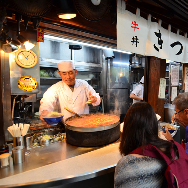 ข้าวหน้าเนื้อ ร้านคิตสึเนะยะ เจ้าดังที่ตลาดปลาญี่ปุ่นTSUKIJI