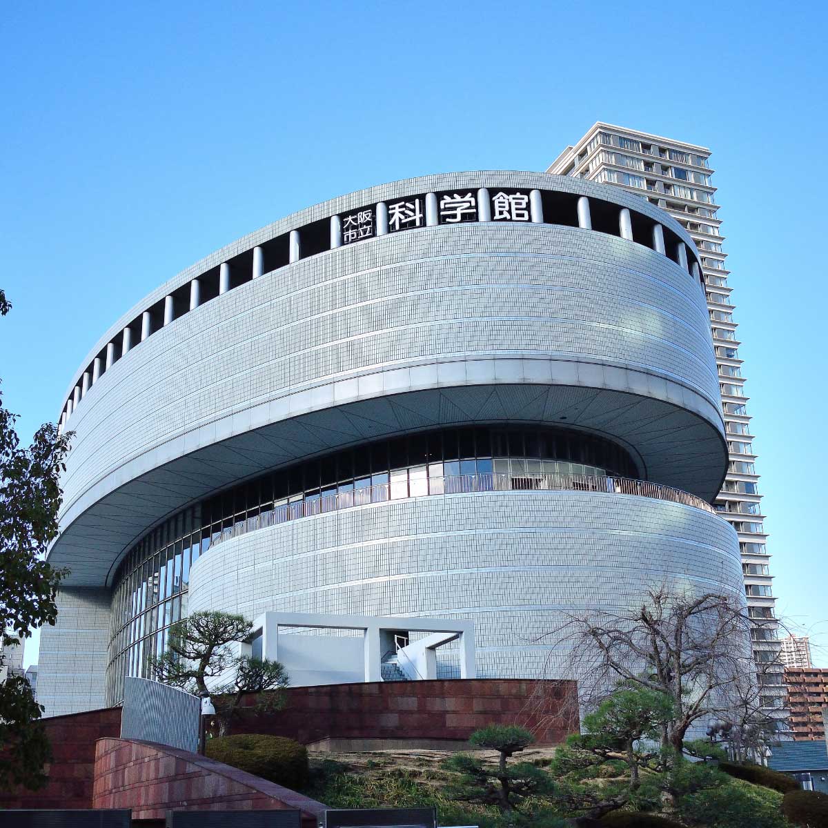 พิพิธภัณฑ์ศิลปะแห่งชาติโอซาก้า (The National Museum of Art, Osaka)   ที่เที่ยวโอซาก้ายอดนิยม
