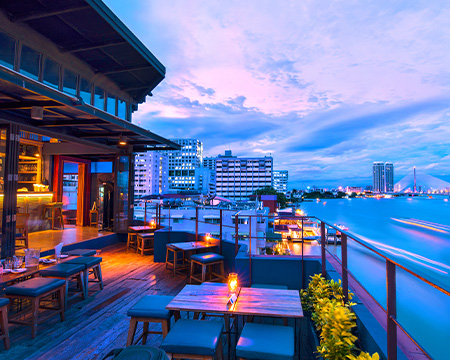 ร้านอาหาร Rooftop ริมแม่น้ำเจ้าพระยา บรรยากาศดี